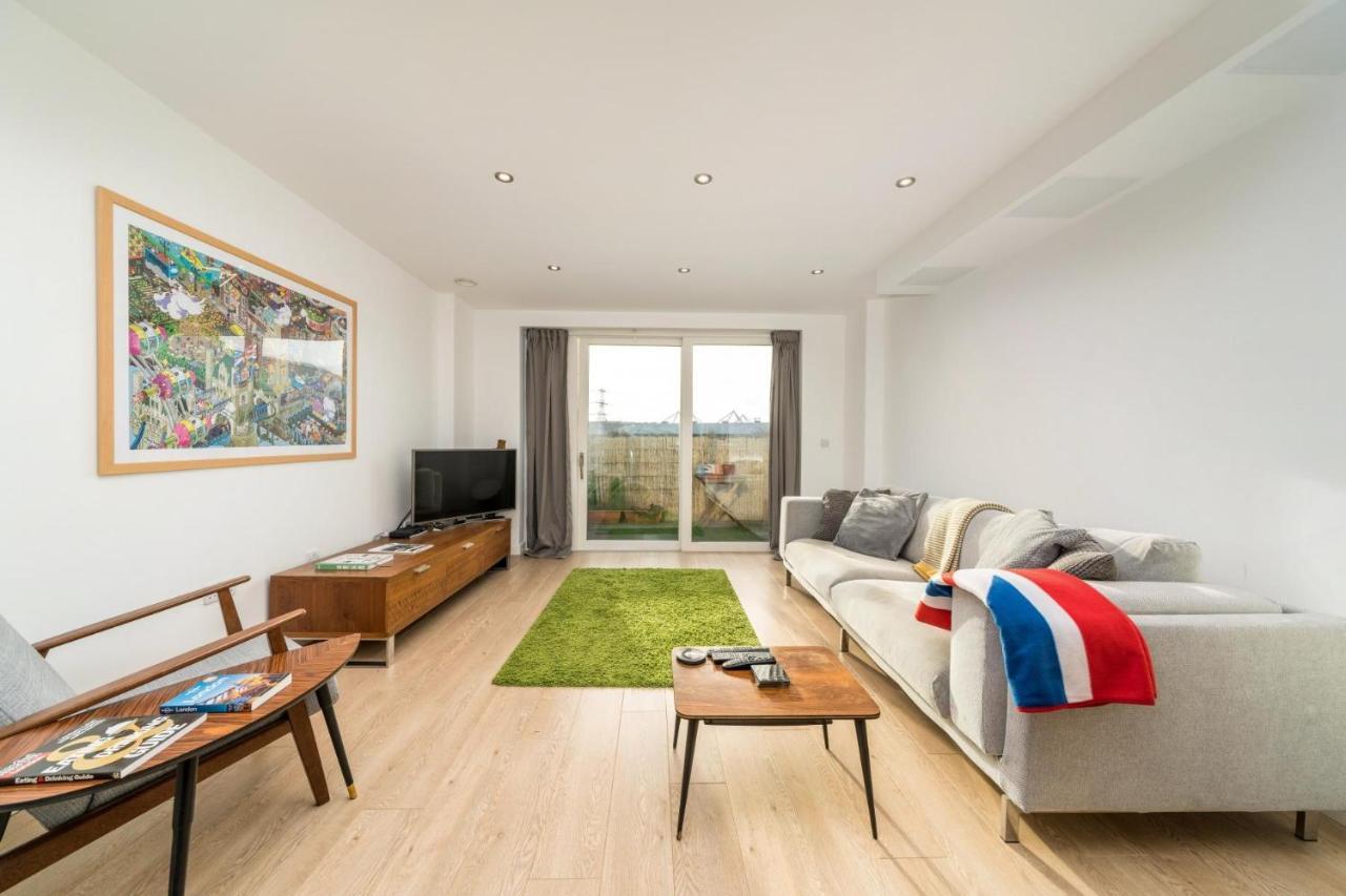런던 New 2Bd Flat 4Mins To Excel Centre Fast City Links 아파트 외부 사진
